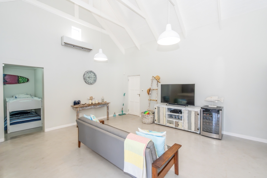 3 Bedroom Property for Sale in Laguna Hills Western Cape